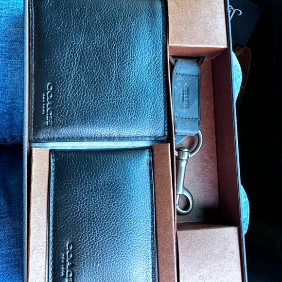 Coach wallet, card wallet, and key fob - Picture 2 of 5